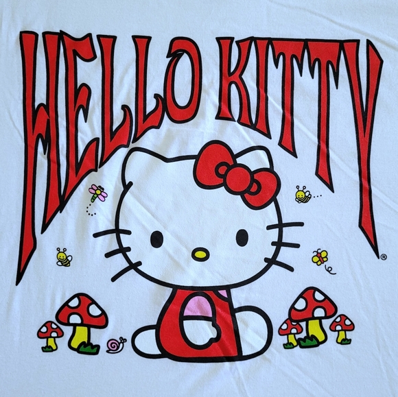 Hello👋 Kitty🐈 By Sanrio Tee👕 - NWOT - Picture 3 of 10